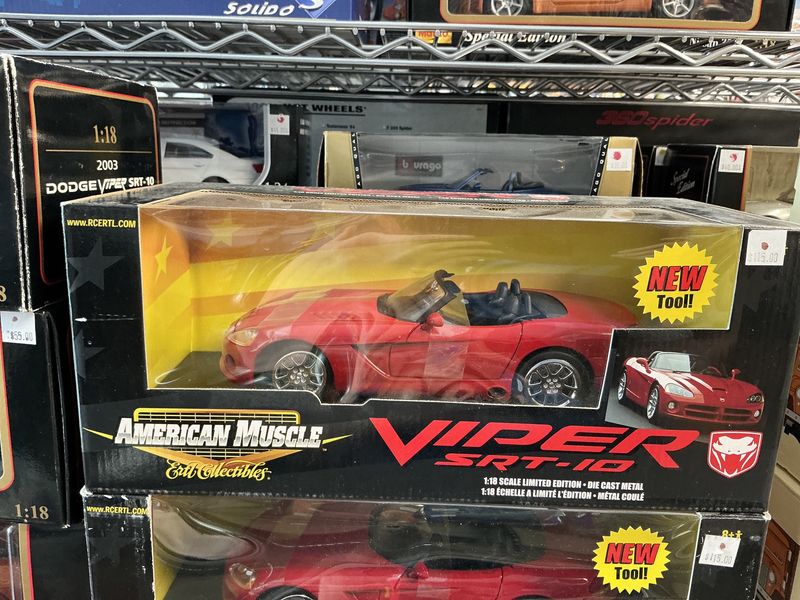 Viper SRT 10 red