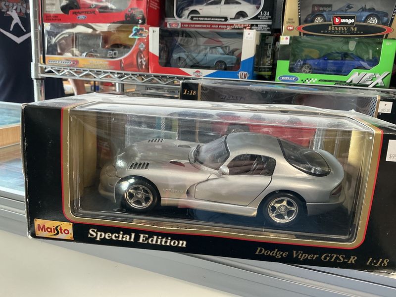 Dodge Viper GTS-R silver