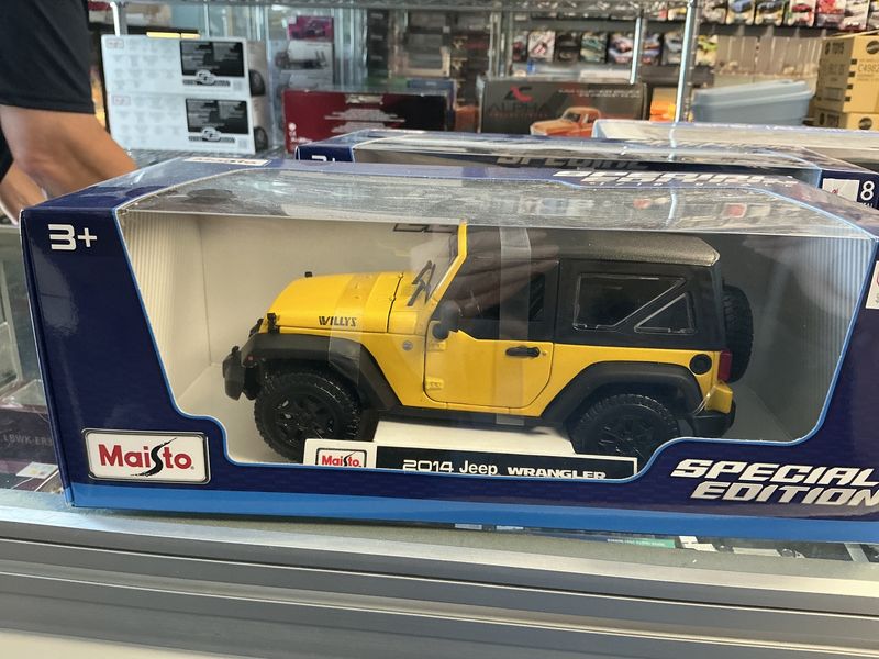 2014 Jeep Wrangler, yellow
