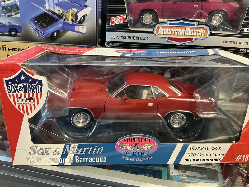 Socks at Martin 1970 Plymouth barracuda, red Ronnie sox