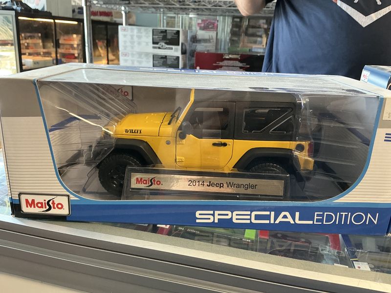 2014 Jeep Wrangler, Willie yellow