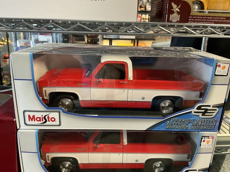 1974 Chevy C 10 Cheyenne super red and white