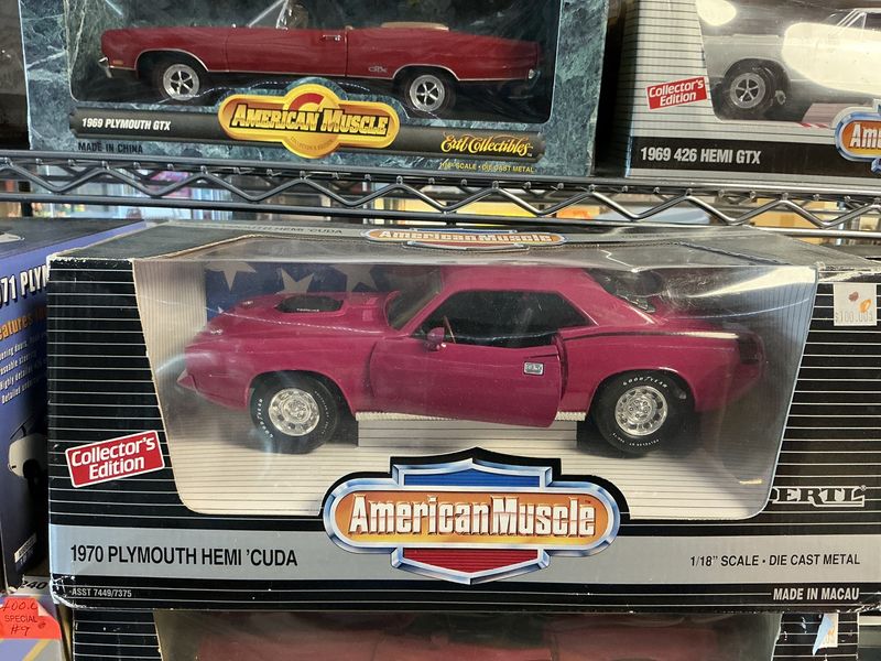1970 Plymouth hemi Cuda panther pink
