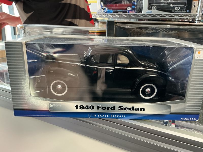 1940 Ford sedan black