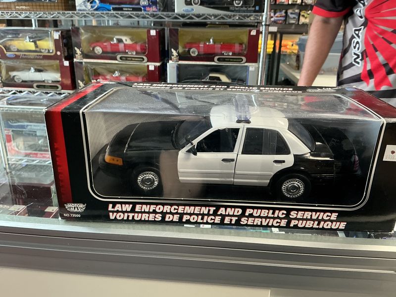 2001 Ford Crown Vic police car
