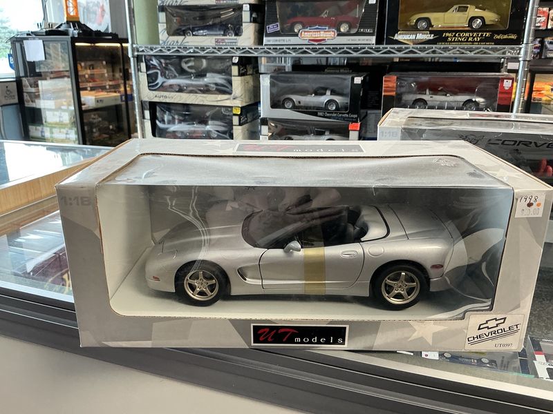 1998 Chevy Corvette, silver