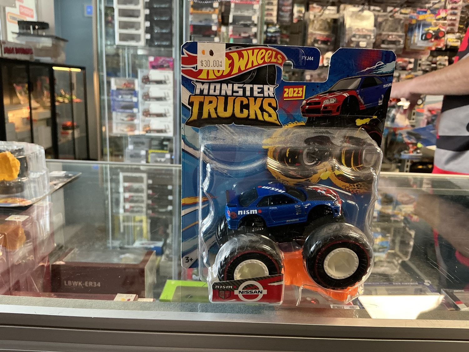 Nism Nissan monster truck