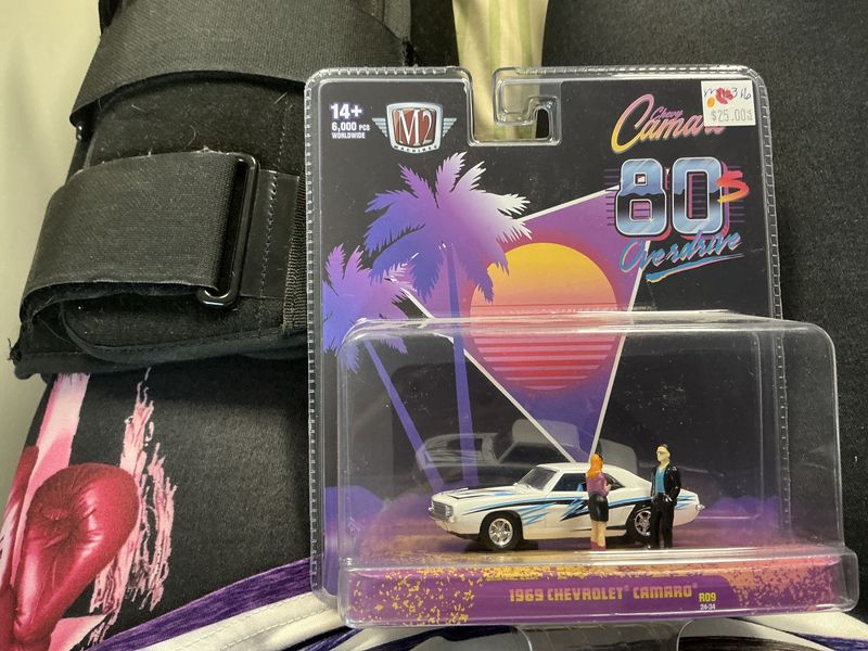 1969 Chevy Camaro white with figures