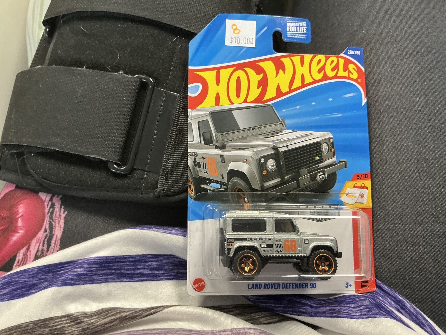Land Rover defender 90 silver