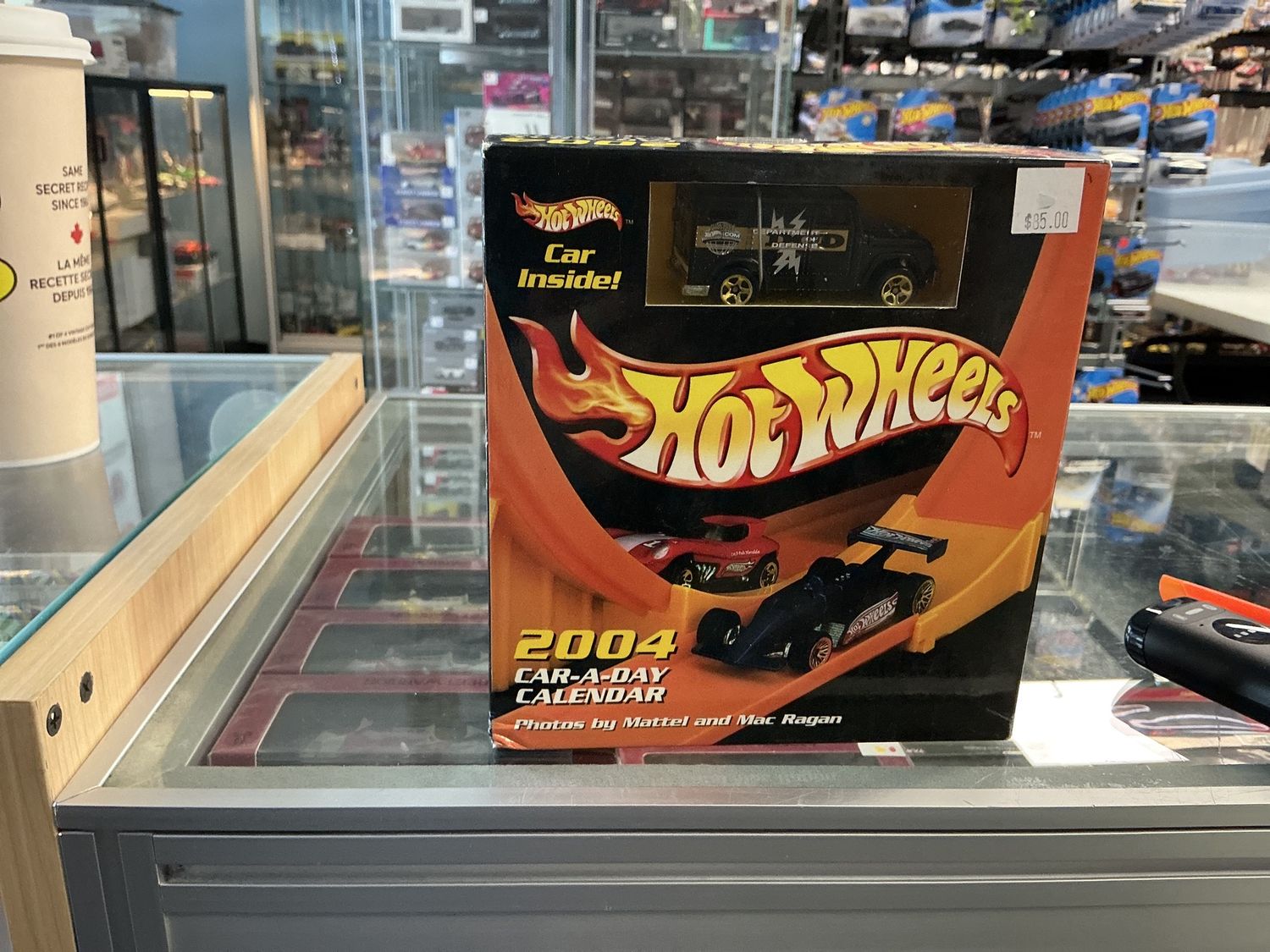 Hot wheels 2004 car day calendar with car