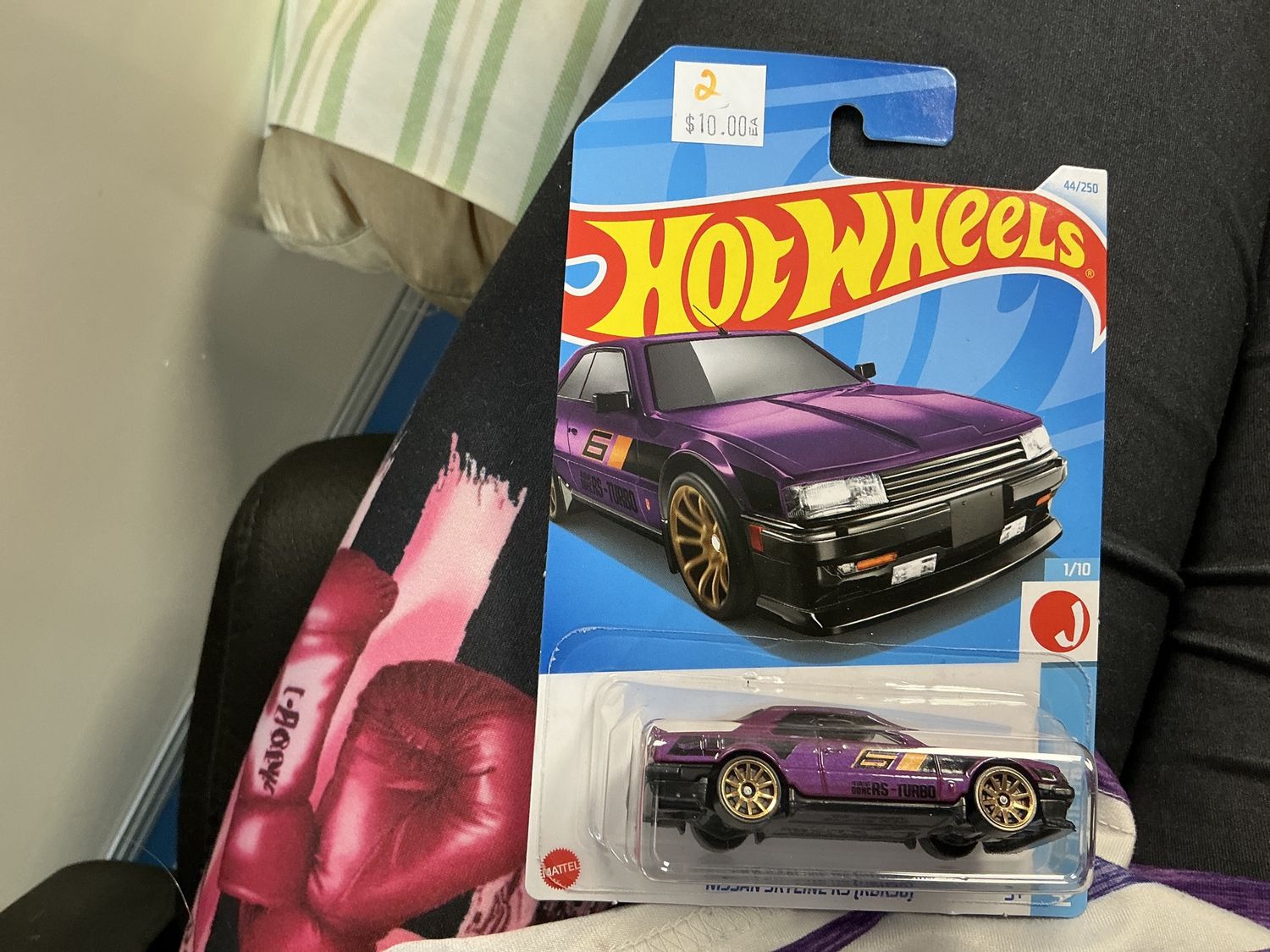 Nissan skyline RS purple