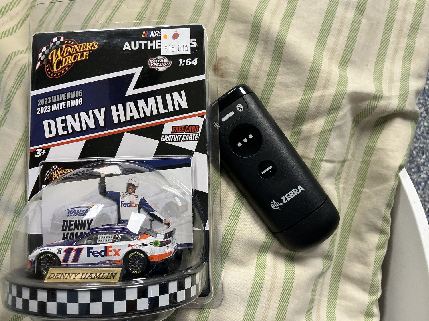 Denny Hamlin 11 fedex
