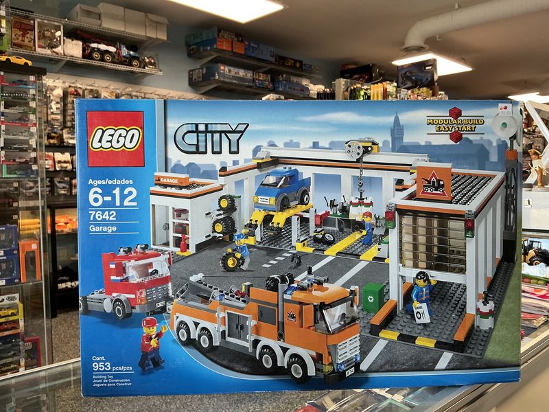 Lego city garage retired
