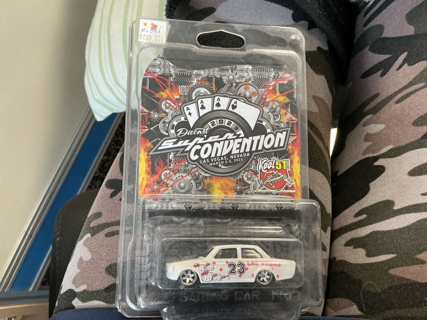 Gaming car Volvo  hello Kitty