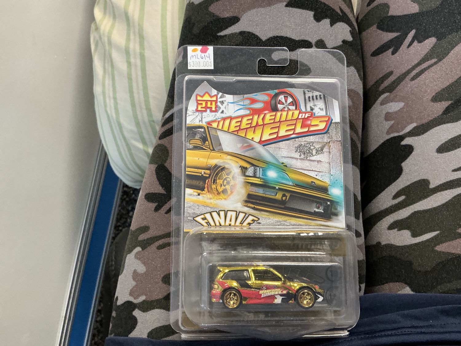 2024 finale car Civic gold