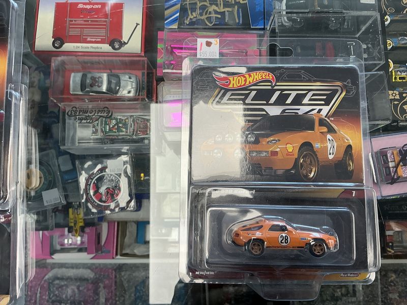 Porsche 928 Safari orange