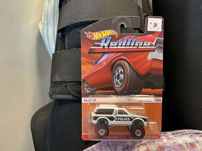 Chevy blazer 4 x 4 redline