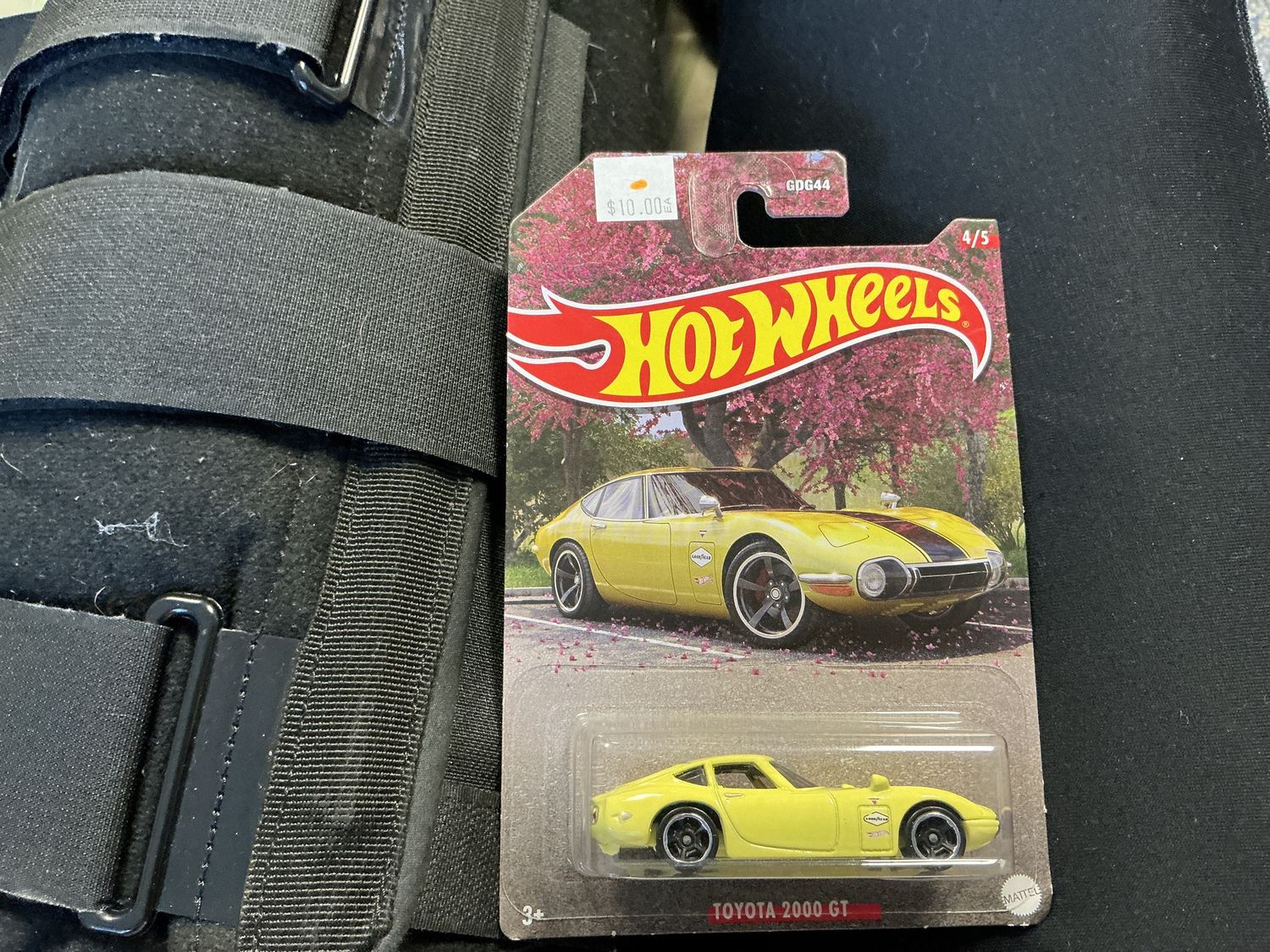 Toyota 2000 GT yellow