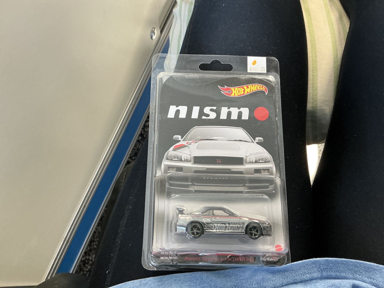 Nissan skyline GTR silver nism