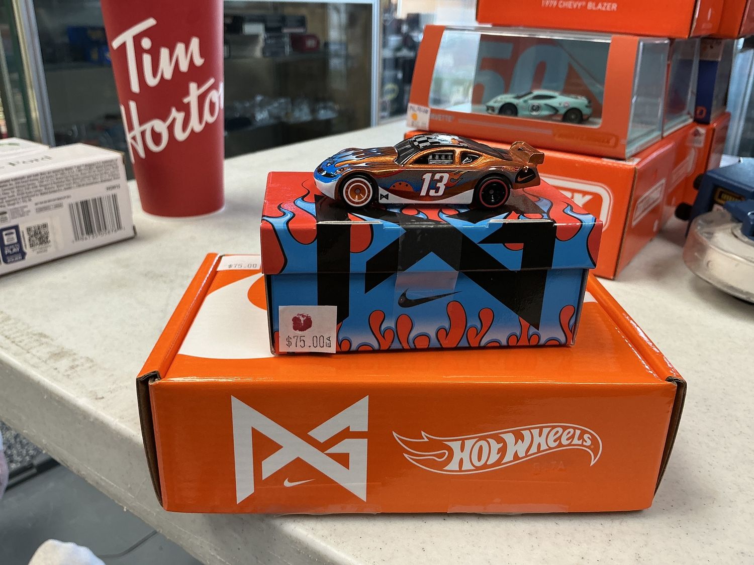 Hot wheels Circle tracker Paul George exclusive Spectre flame hugger orange