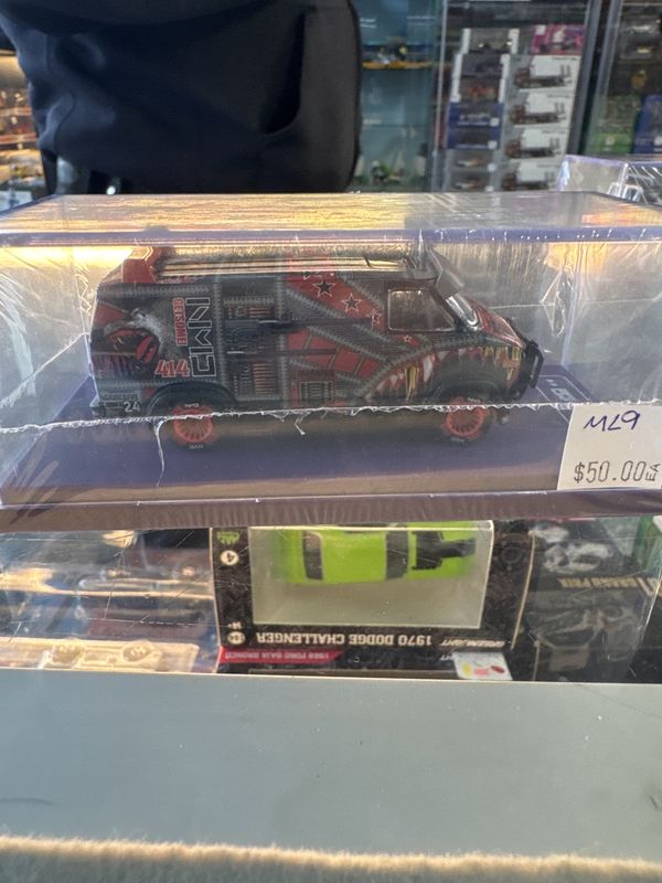 Nvrland gmc Savana red wolf custom