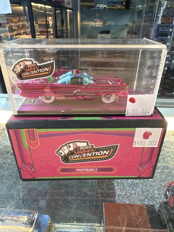 Phatmobile convention pink