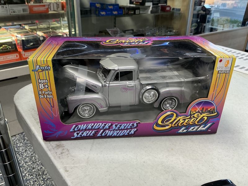 1953 Chevy pick up silver low Rider series