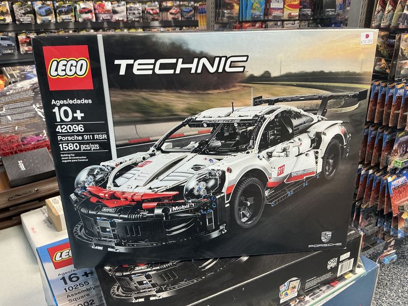 Porsche 911 RSR 42096