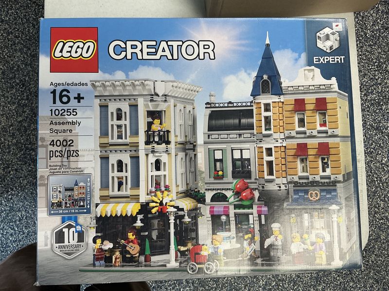 Assembly square 10255