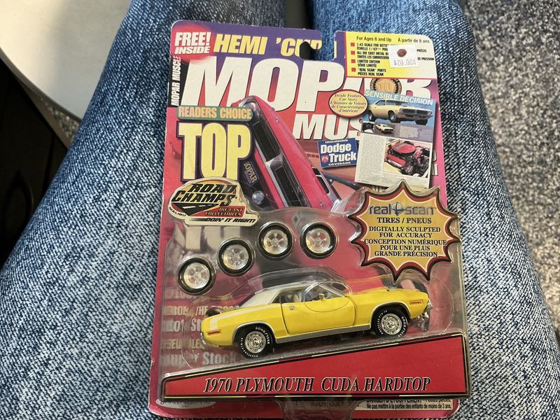 1970 Plymouth cuda hardtop yellow