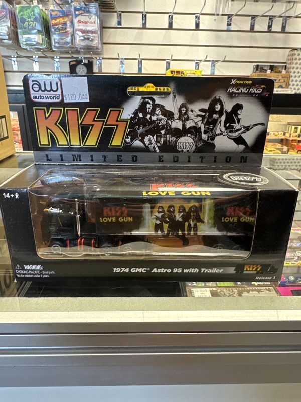 Kiss love gun semi slot car