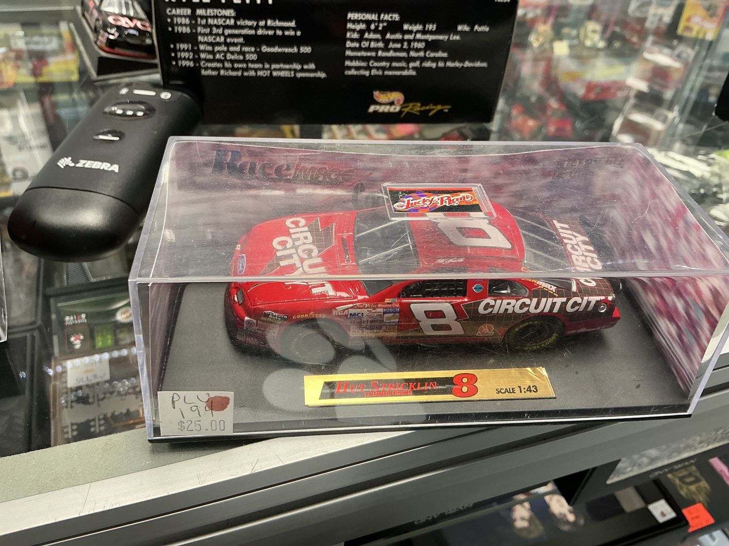 Hut Strickland 8 thunderbird