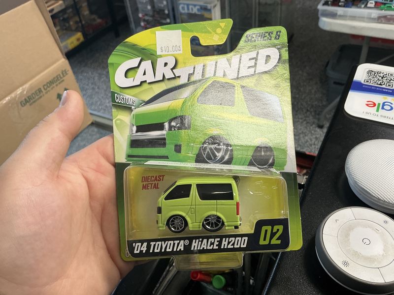 04 Toyota hiace h200