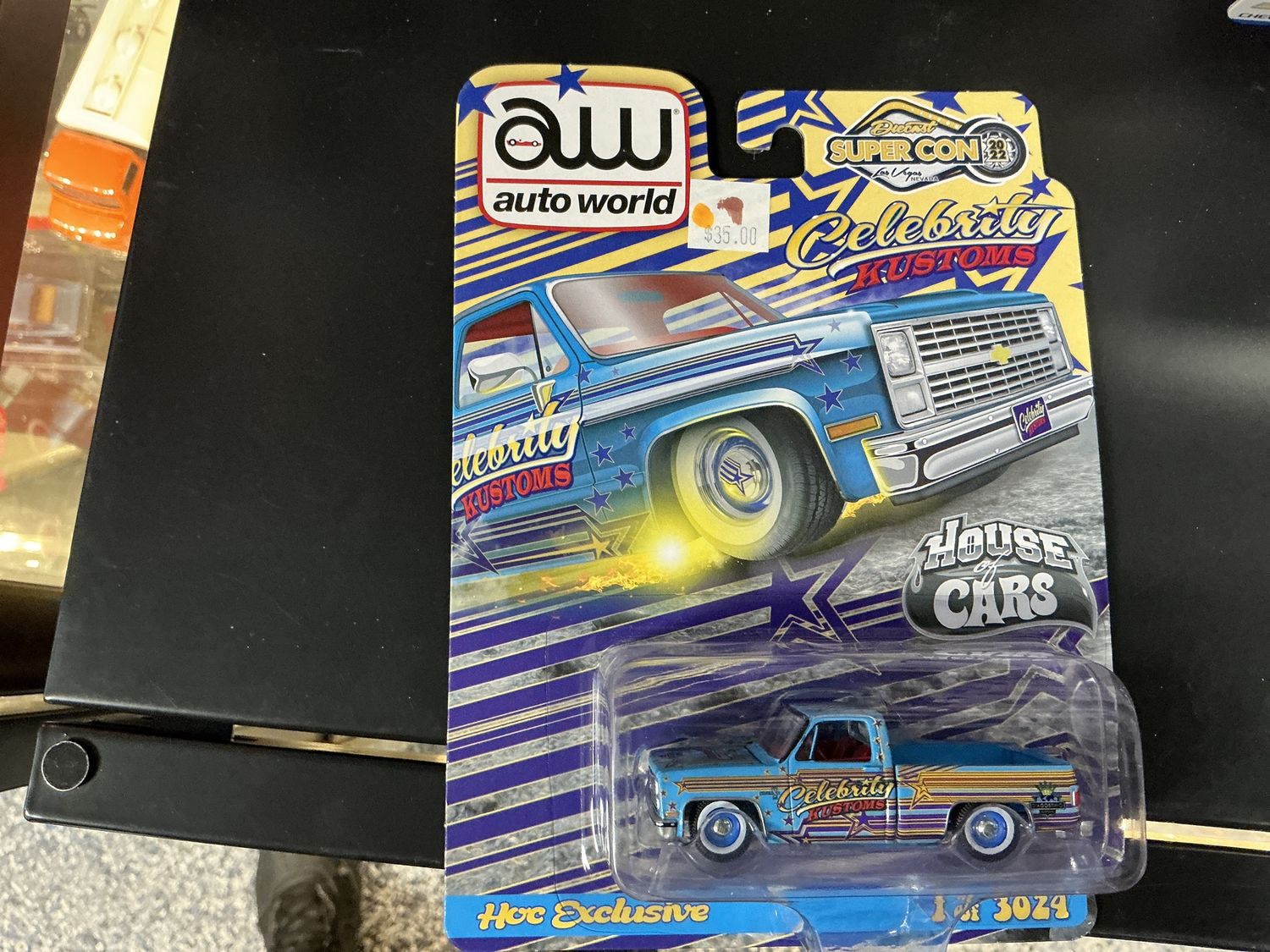 Celebrity customs, house of cars, exclusive track blue