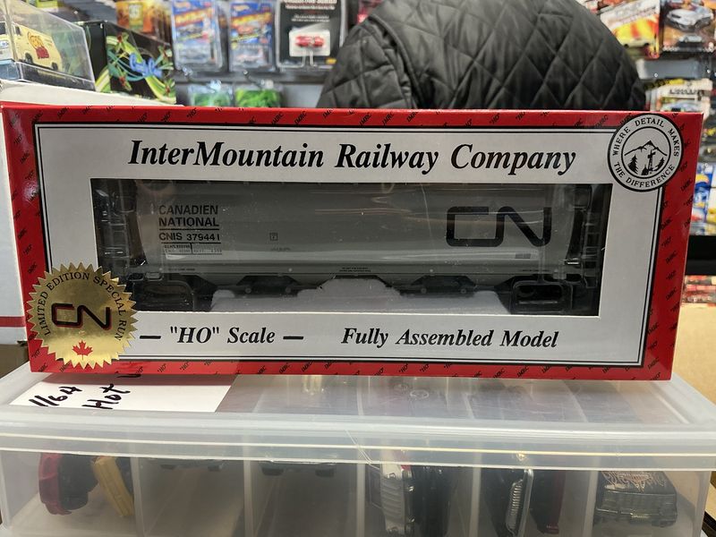 Intermountain CN cylindrical hopper 4 bay grey