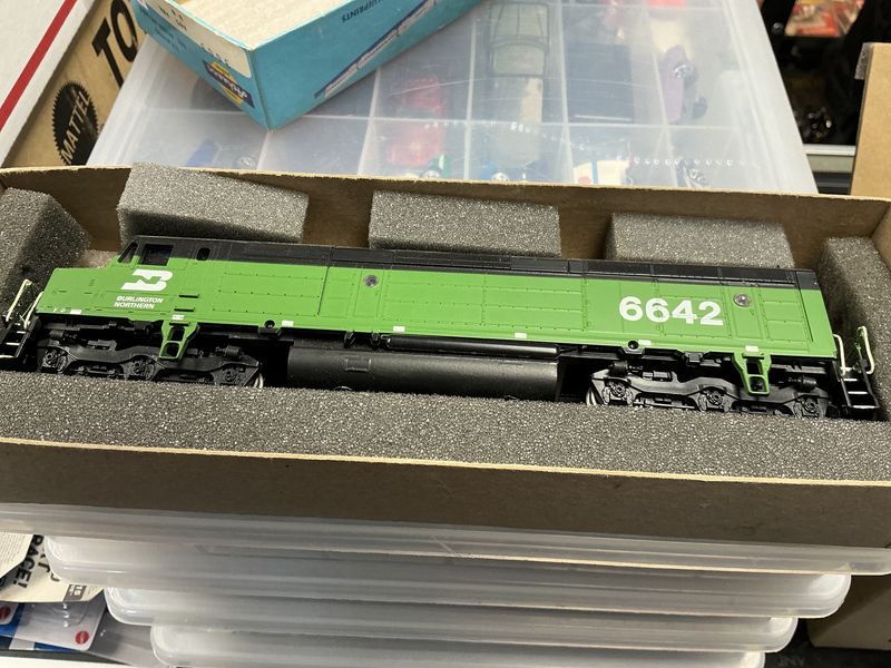 Athearn Burlington northern f45