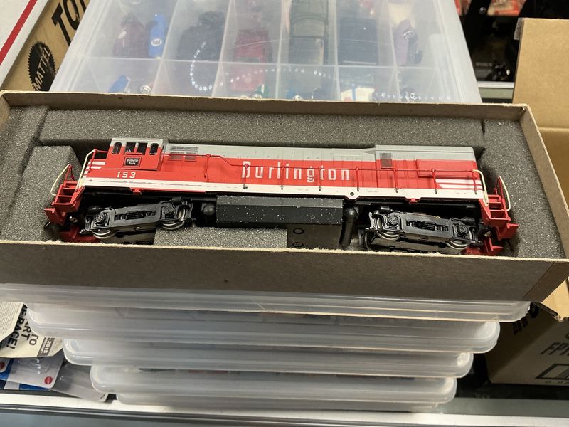 Athearn Burlington u30b