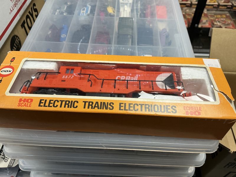 Cp rail electric train