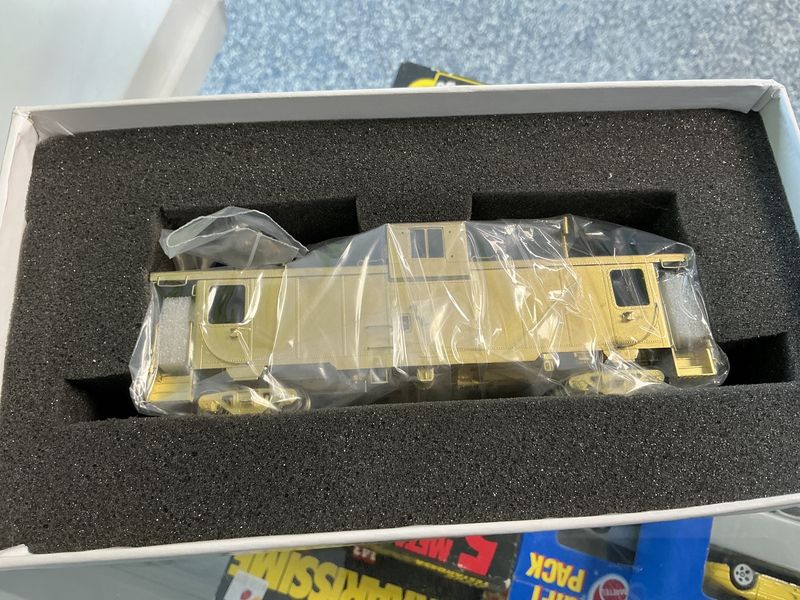 Overland models CNR steel caboose omi 3871