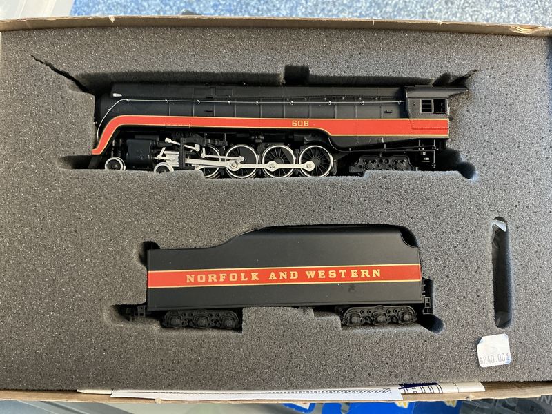 Bachmann class j 4-8-4 Norfolk &amp; Western