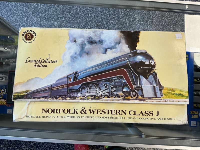 Bachmann Norfolk and western class j set