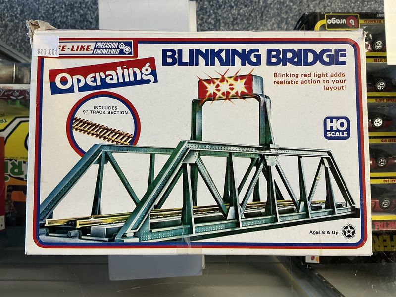Life like blinking bridge