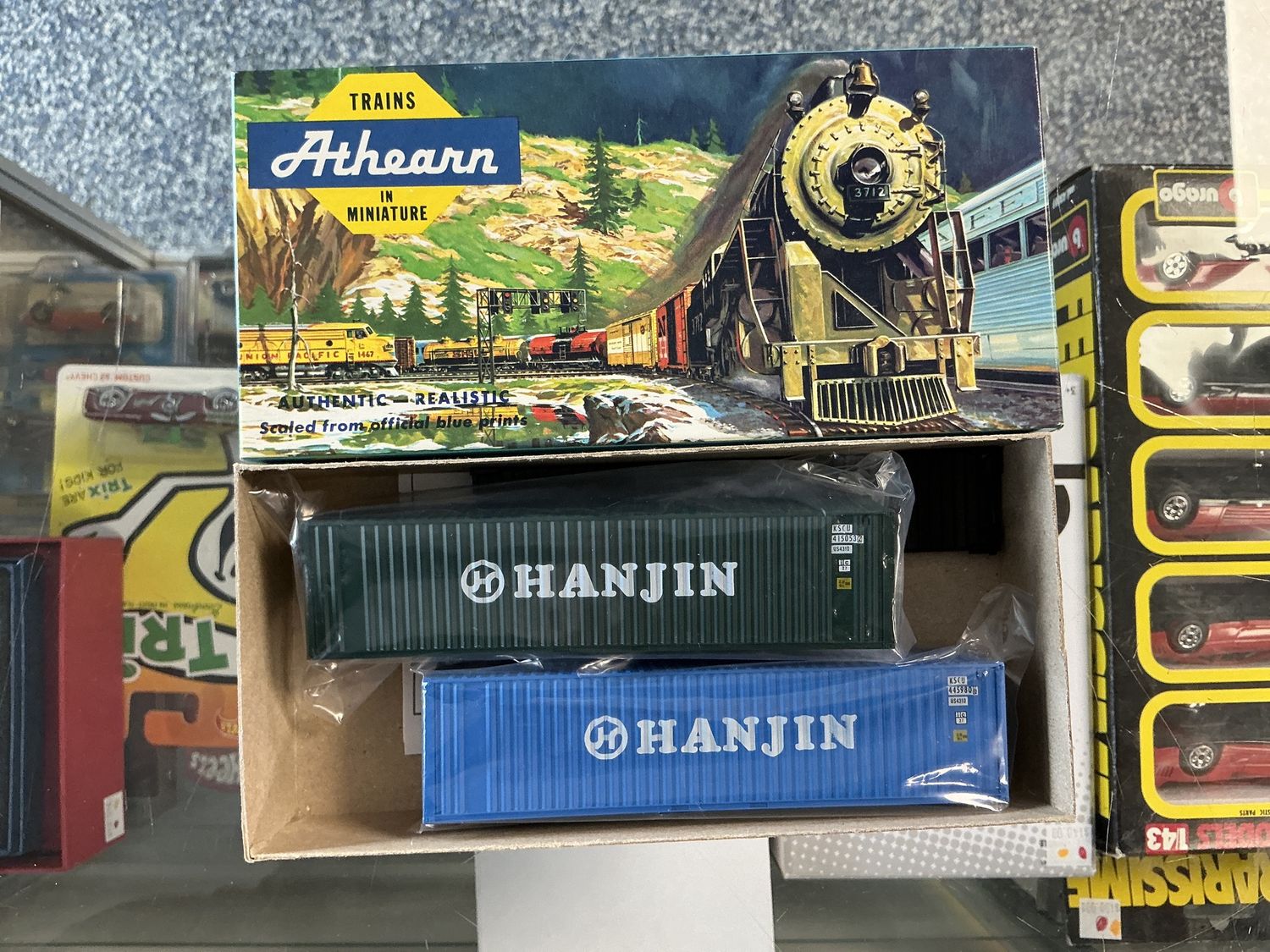 Athearn Han Jin containers