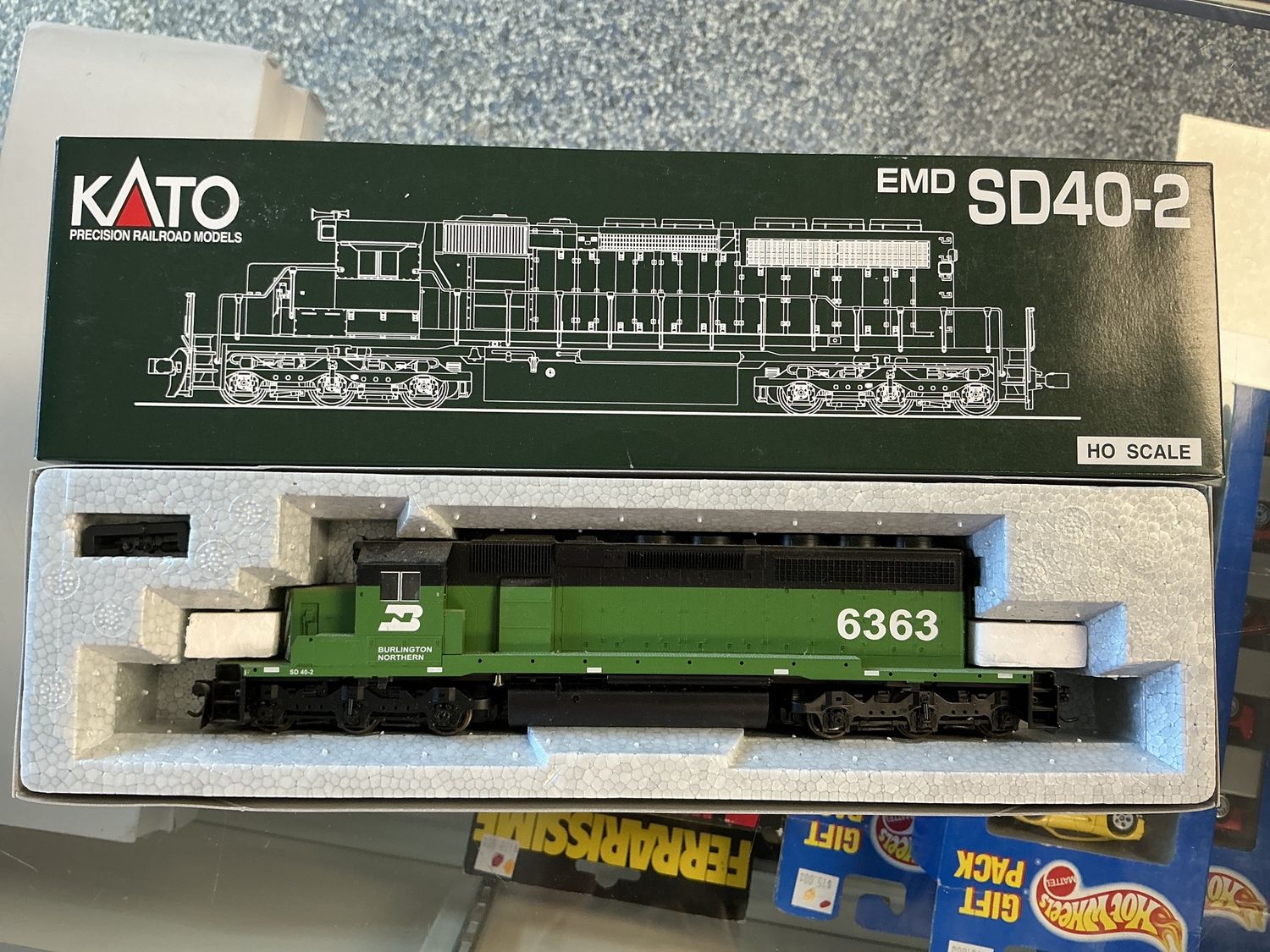 Kato Burlington northern sd40-2 6363