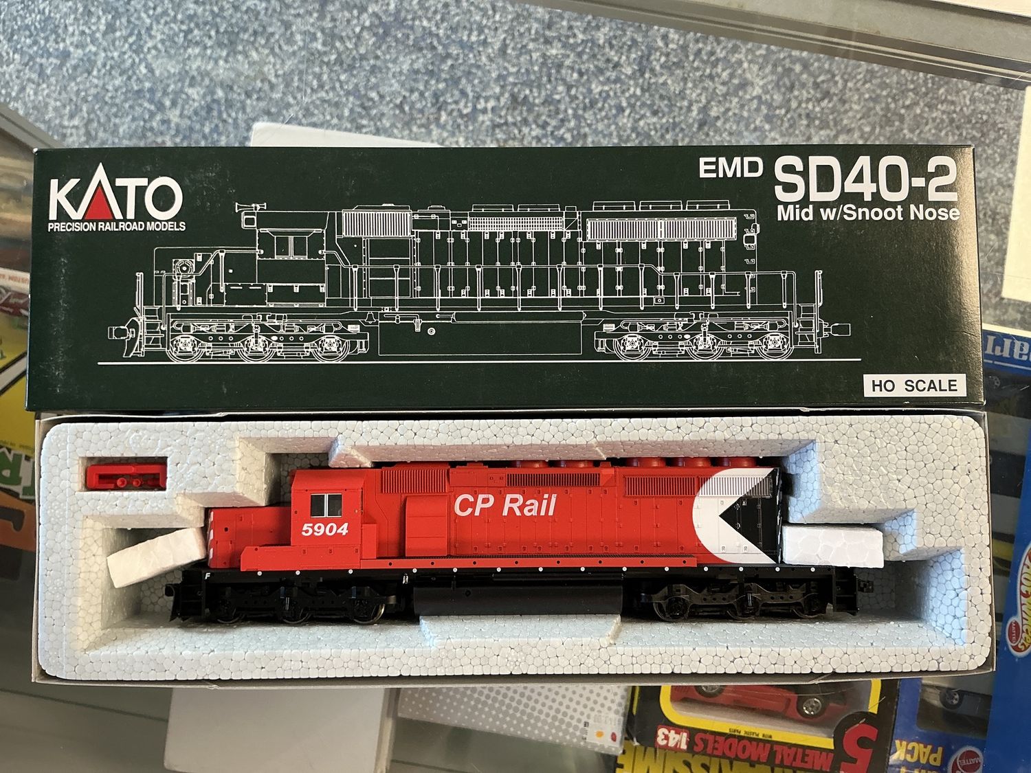 Kato cp rail sd40-2 5904