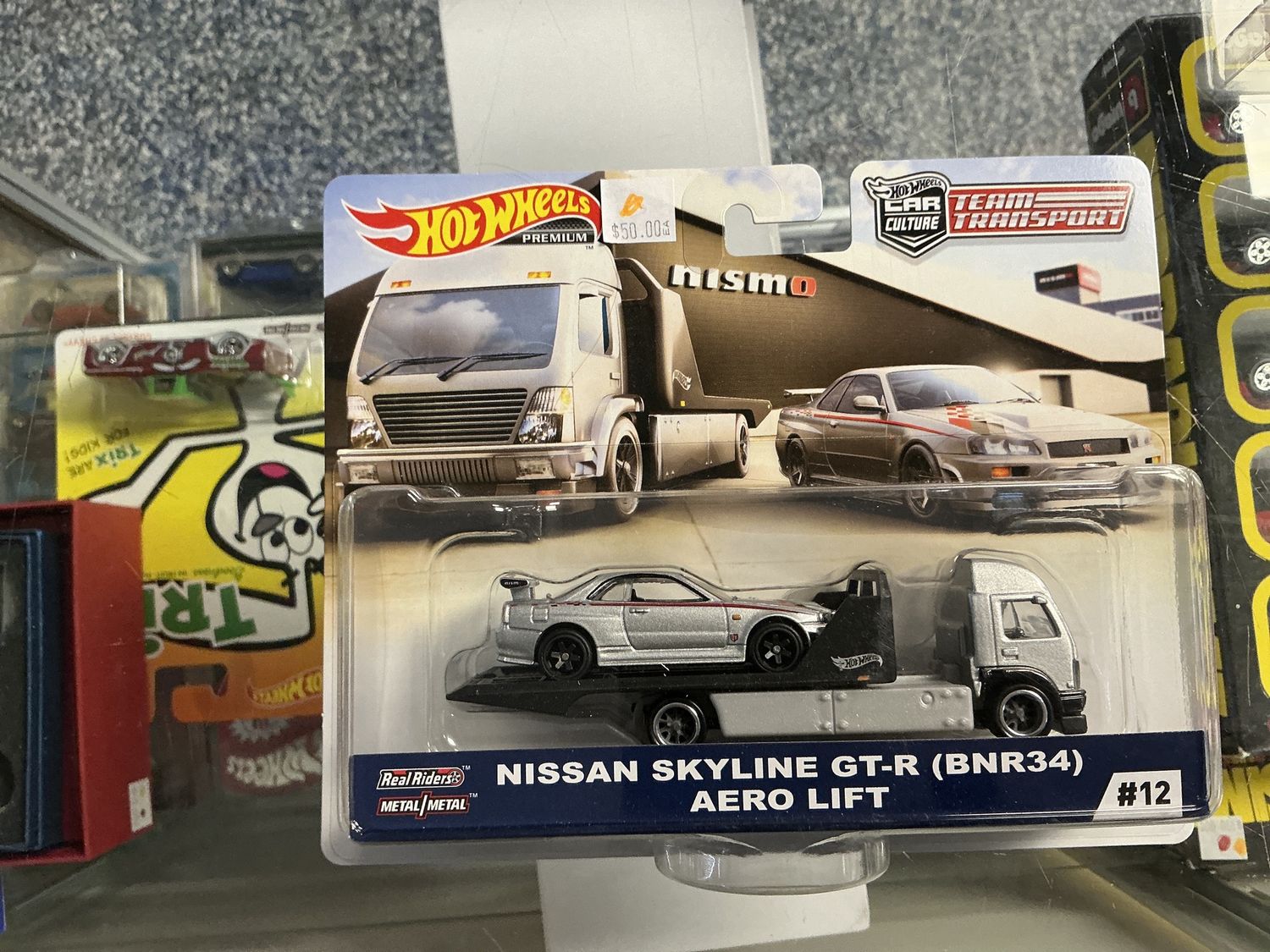 Team transport Nissan skyline GTR arrow lift