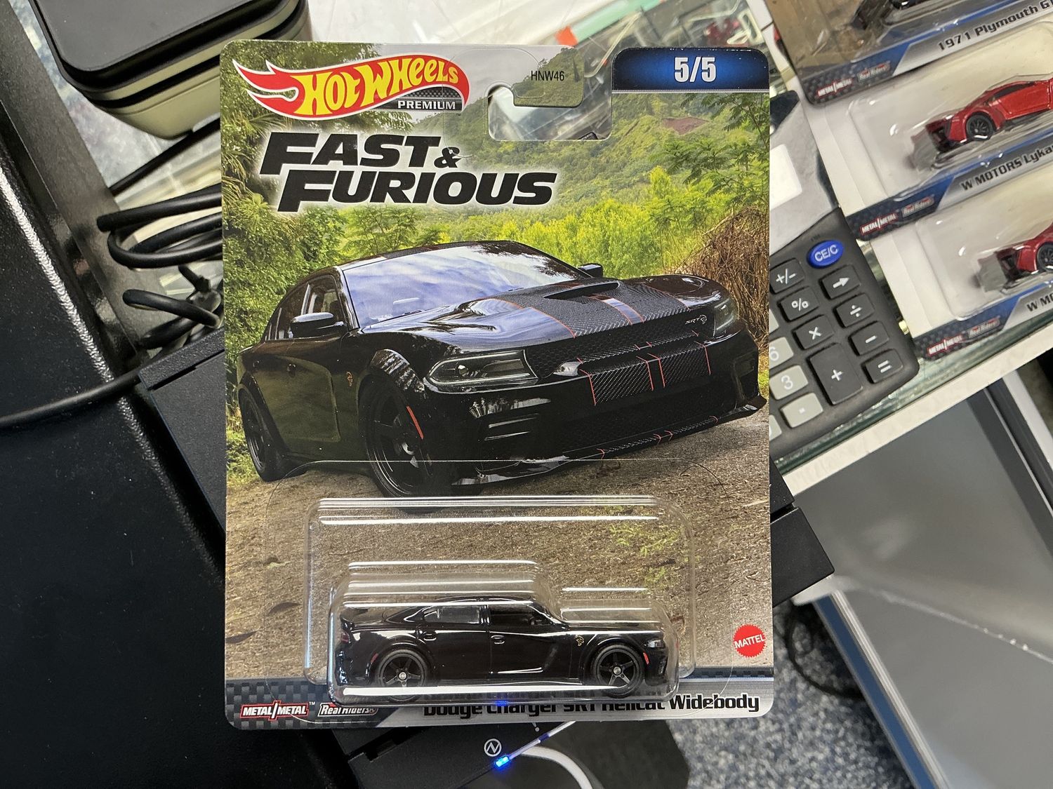 Dodge charger srt hellcat wide body