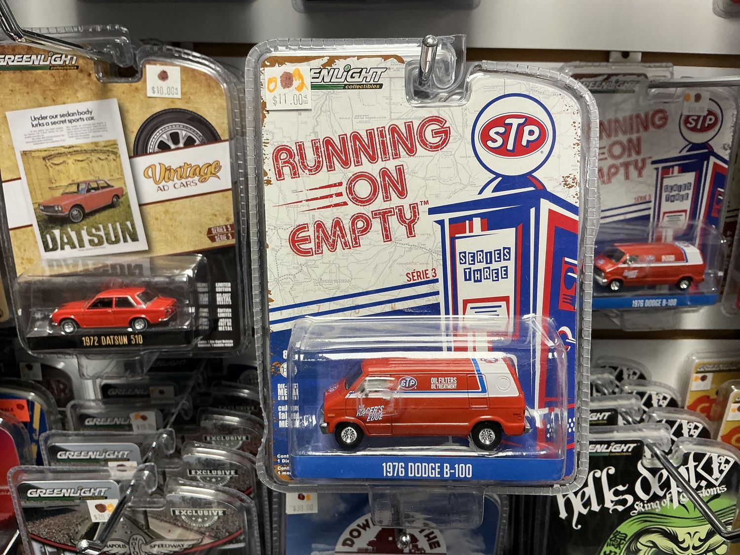 1976 dodge b-100 red