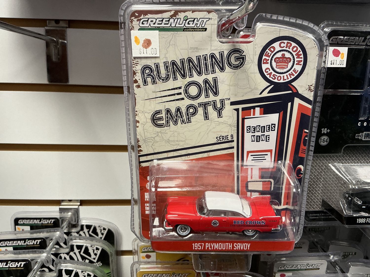 1957 Plymouth Savoy, red crown