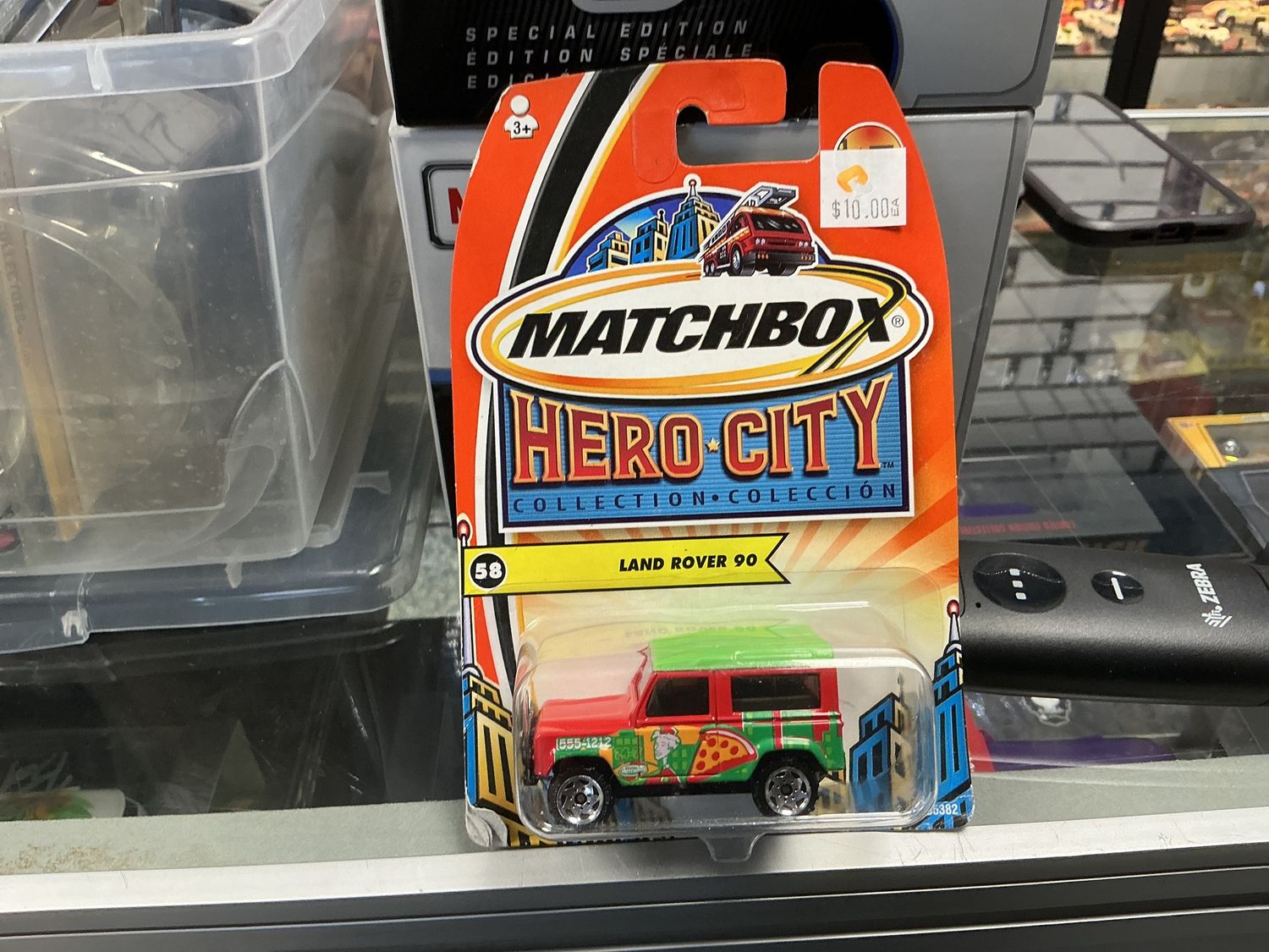 Land Rover 90 hero city Pizza